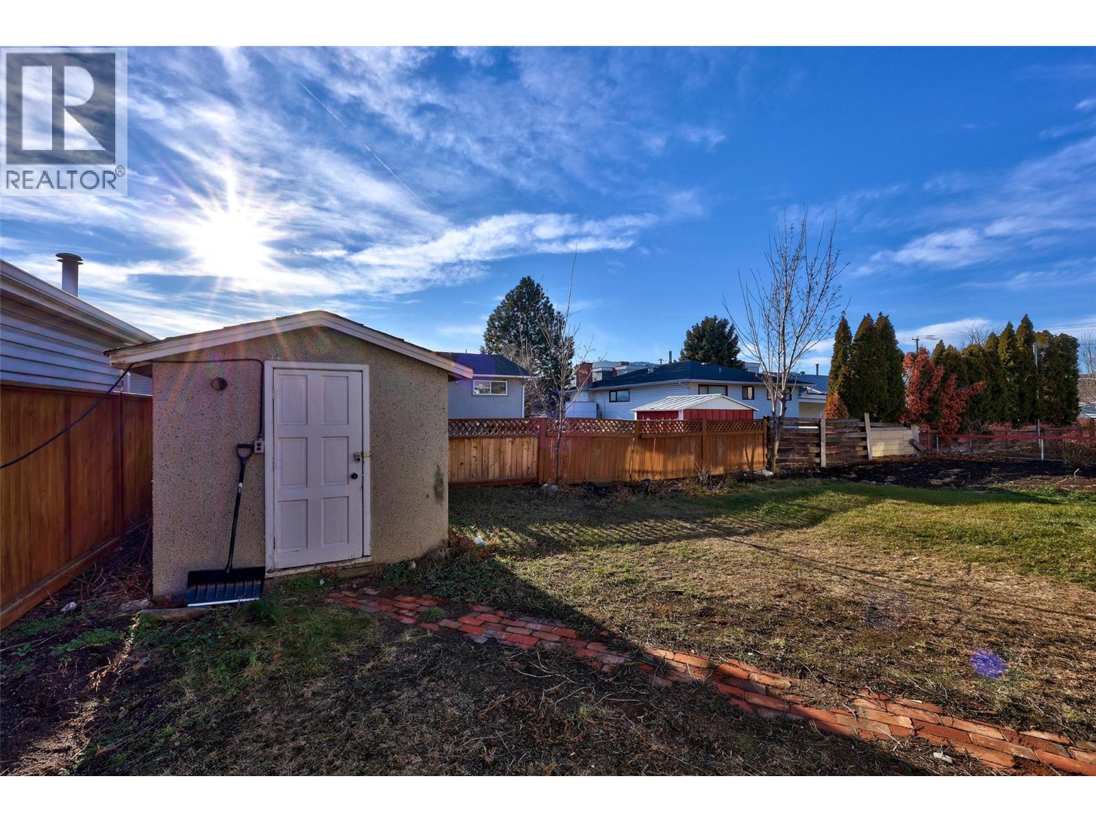 681 Richmond Avenue, Kamloops, British Columbia  V2B 1T4 - Photo 34 - 10373088