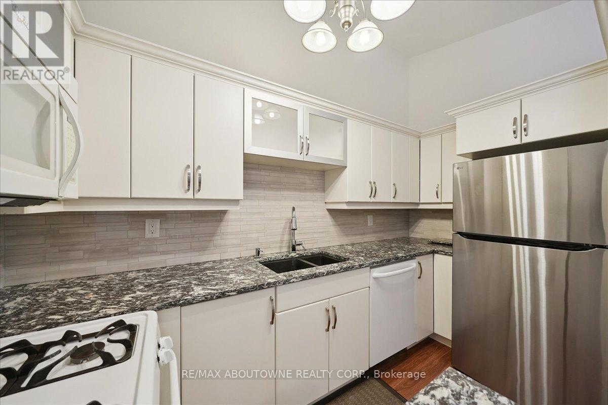 72 Dogwood Crescent, Toronto (Bendale), Ontario  M1P 3N6 - Photo 5 - E12717194