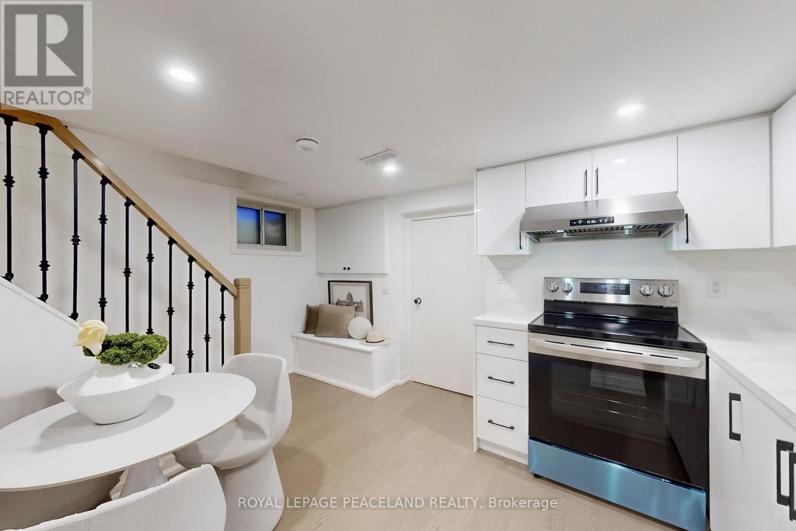 29 Rosita Crescent, Toronto (Clairlea-Birchmount), Ontario  M1L 1X7 - Photo 28 - E12717222