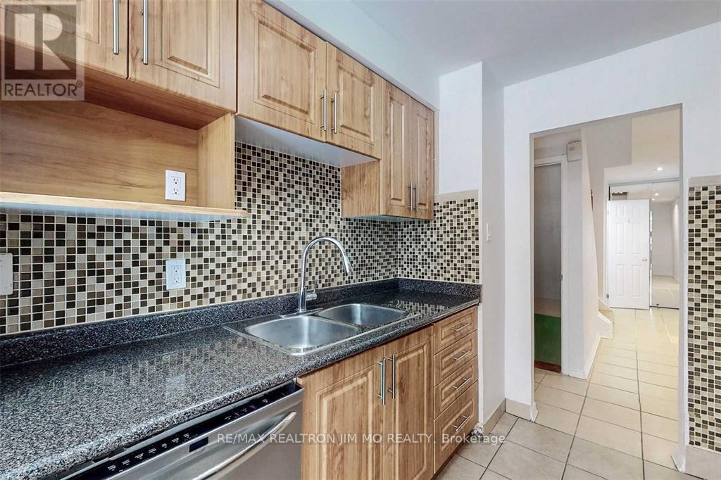 34 Ponymill Drive, Toronto (Milliken), Ontario  M1V 2Y1 - Photo 13 - E12717262