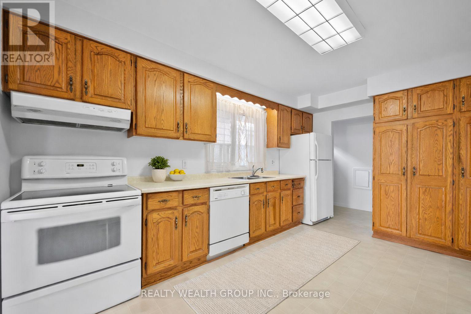 9 Eastpark Boulevard E, Toronto (Woburn), Ontario  M1H 1C5 - Photo 8 - E12717338