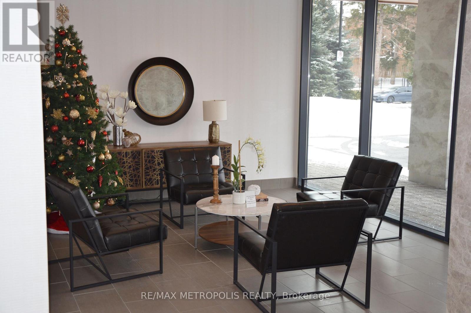 318 - 4700 Highway 7, Vaughan, Ontario  L4L 0B4 - Photo 4 - N12717250