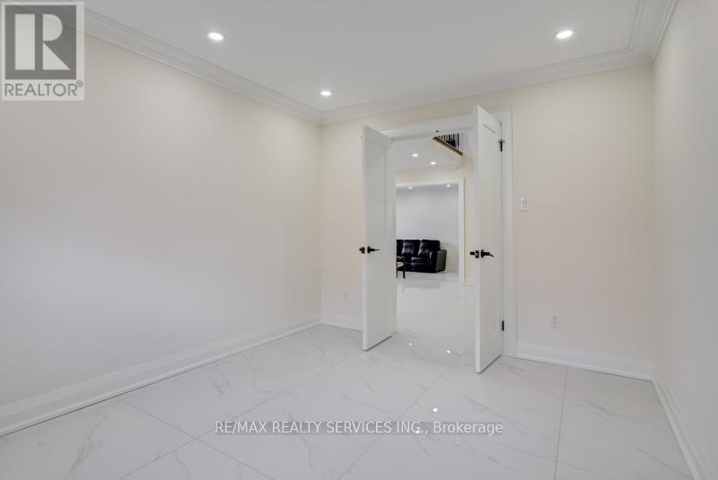 30 Queen Post Drive, Vaughan (East Woodbridge), Ontario  L4L 3G4 - Photo 19 - N12717264