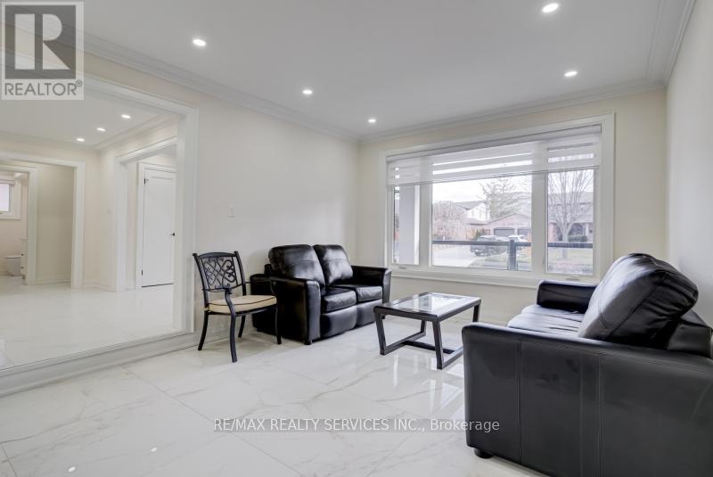 30 Queen Post Drive, Vaughan (East Woodbridge), Ontario  L4L 3G4 - Photo 8 - N12717264