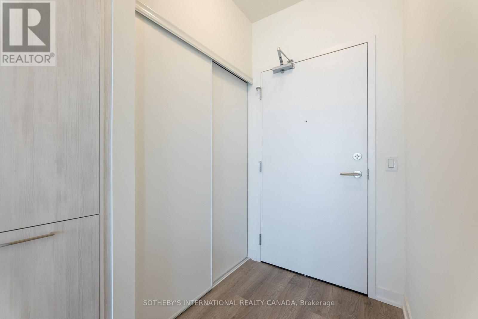 817 - 6 David Eyer Road, Richmond Hill, Ontario  L4S 0N6 - Photo 3 - N12717276