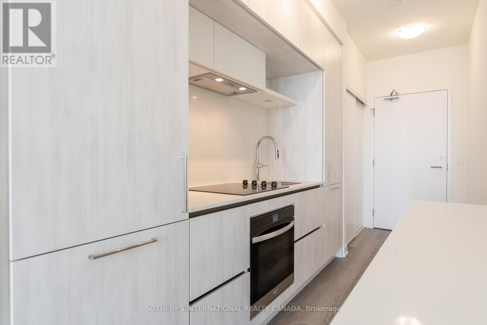 817 - 6 David Eyer Road, Richmond Hill, Ontario  L4S 0N6 - Photo 6 - N12717276