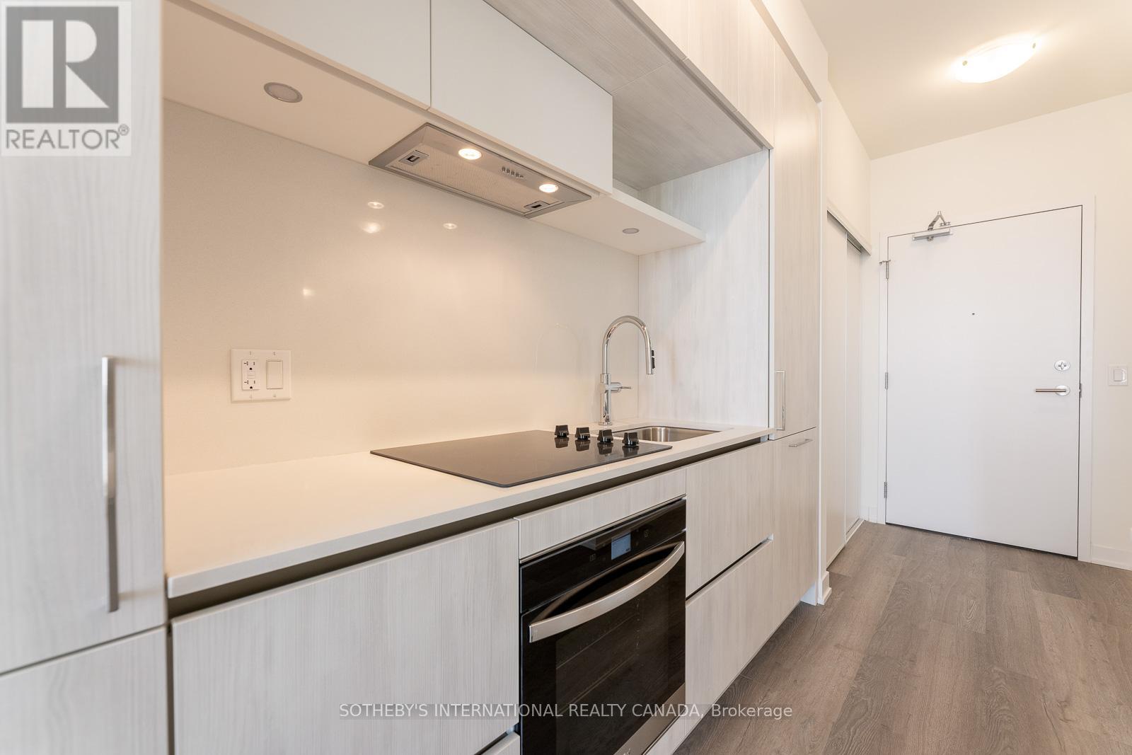 817 - 6 David Eyer Road, Richmond Hill, Ontario  L4S 0N6 - Photo 7 - N12717276