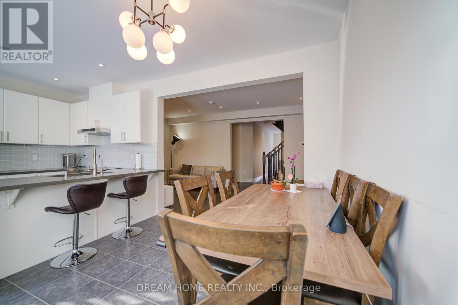 11 Homer Crescent, Aurora, Ontario  L4G 1B7 - Photo 14 - N12717294