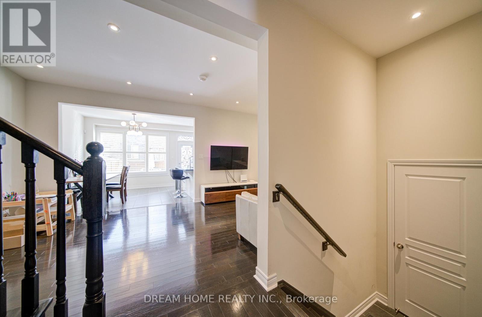 11 Homer Crescent, Aurora, Ontario  L4G 1B7 - Photo 7 - N12717294