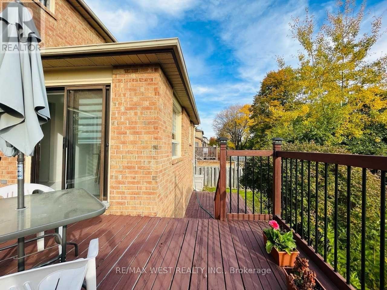 106 O'connor Crescent, Richmond Hill (North Richvale), Ontario  L4C 7N7 - Photo 12 - N12717326