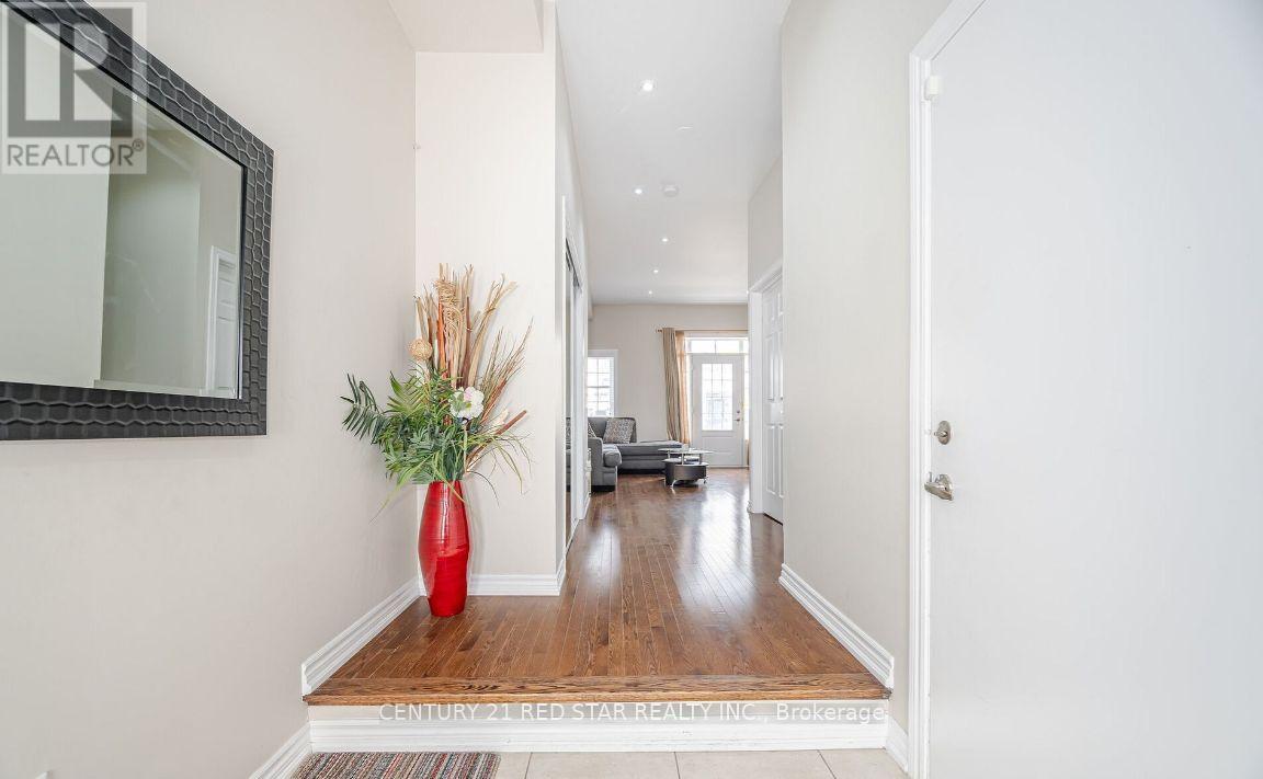 5 - 2530 Countryside Drive, Brampton, Ontario  L6R 3T4 - Photo 4 - W12702758