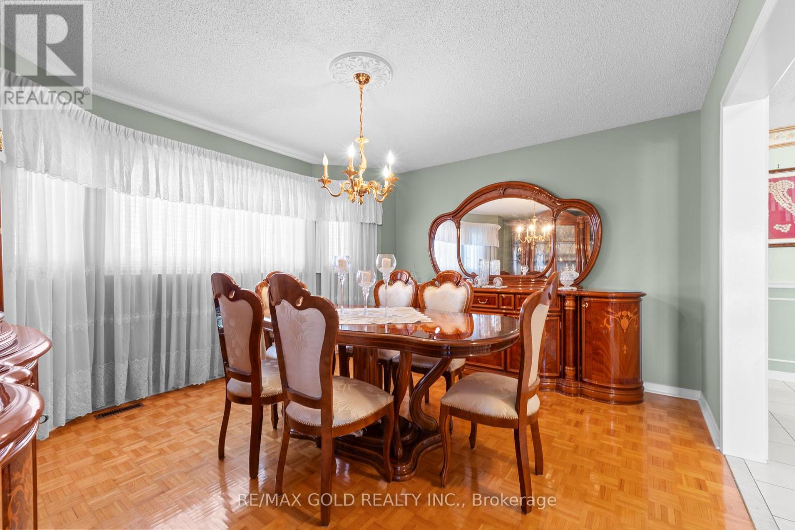 38 Mountainberry Road, Brampton (Sandringham-Wellington), Ontario  L6R 1J3 - Photo 11 - W12717198