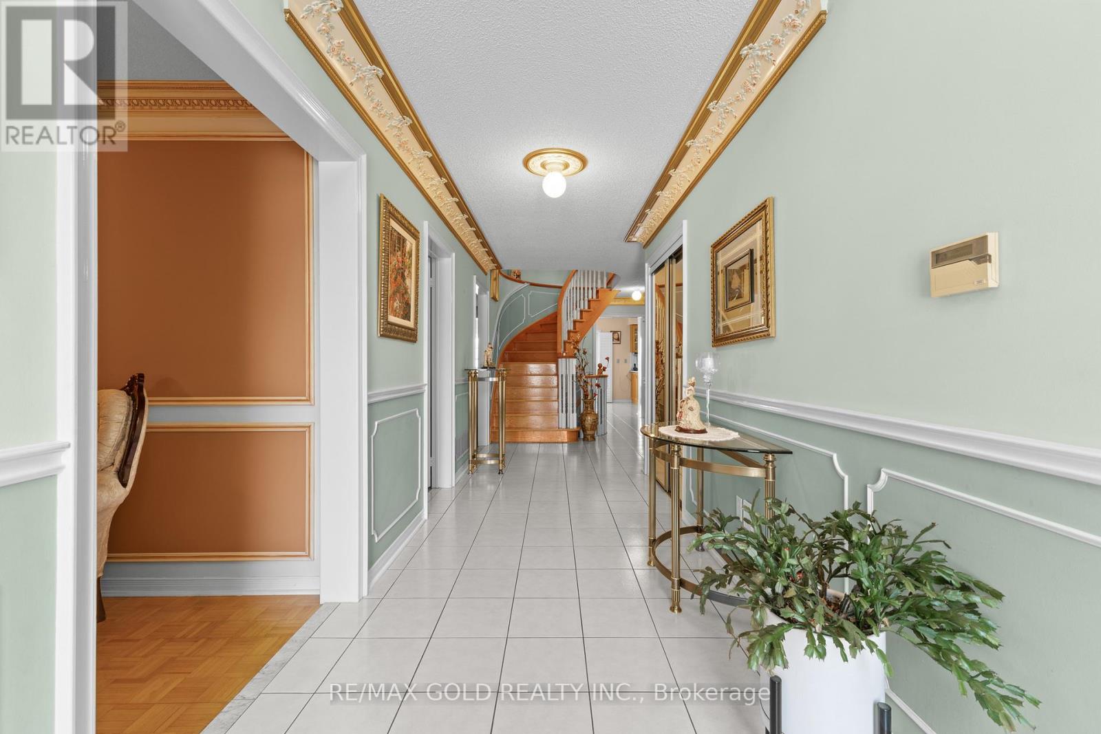 38 Mountainberry Road, Brampton (Sandringham-Wellington), Ontario  L6R 1J3 - Photo 6 - W12717198