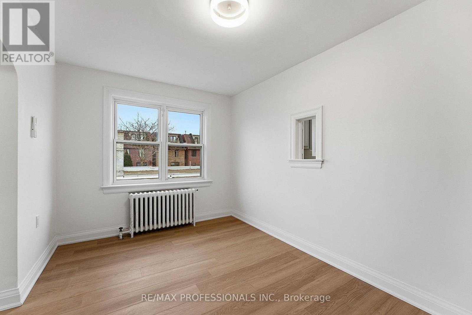 Upper - 308 Jane Street, Toronto, Ontario  M6S 3Z4 - Photo 10 - W12717204