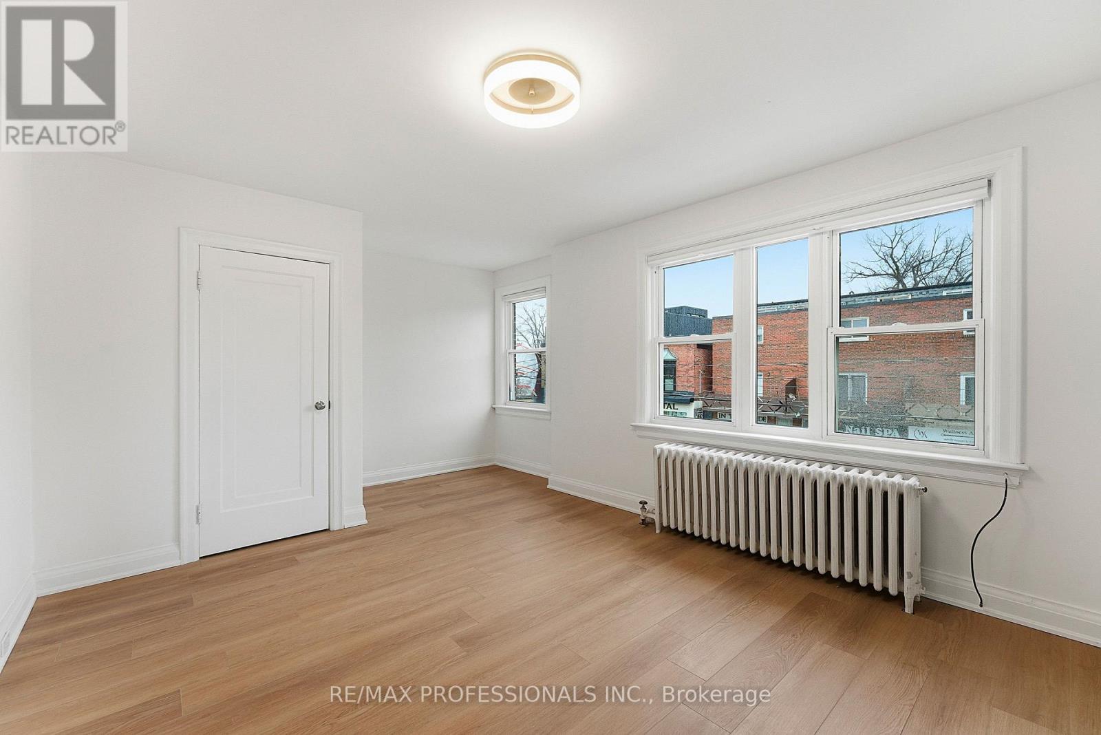 Upper - 308 Jane Street, Toronto, Ontario  M6S 3Z4 - Photo 11 - W12717204