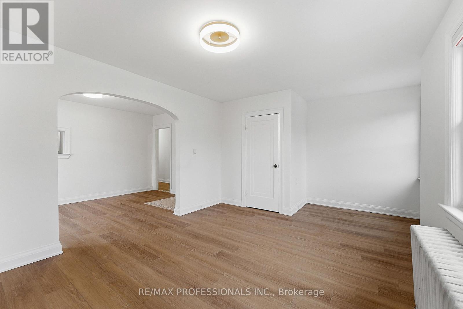 Upper - 308 Jane Street, Toronto, Ontario  M6S 3Z4 - Photo 14 - W12717204