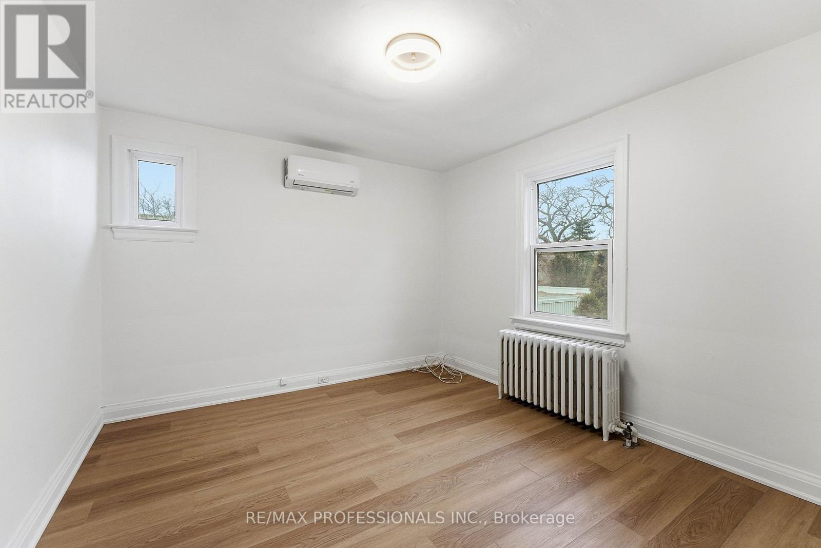 Upper - 308 Jane Street, Toronto, Ontario  M6S 3Z4 - Photo 21 - W12717204