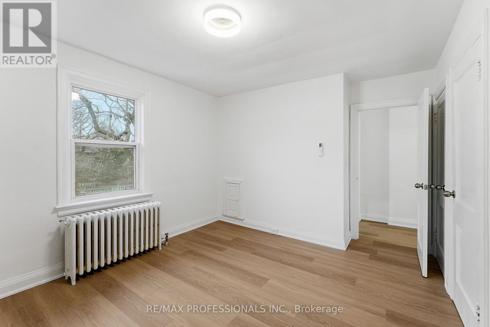 Upper - 308 Jane Street, Toronto, Ontario  M6S 3Z4 - Photo 22 - W12717204