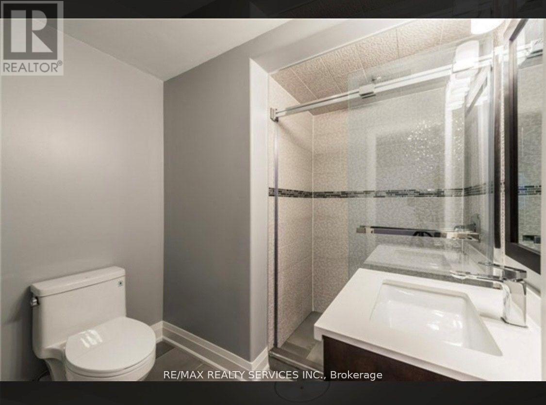 11 Duncan Bull Drive, Brampton (Brampton East), Ontario  L6W 1H2 - Photo 7 - W12717240