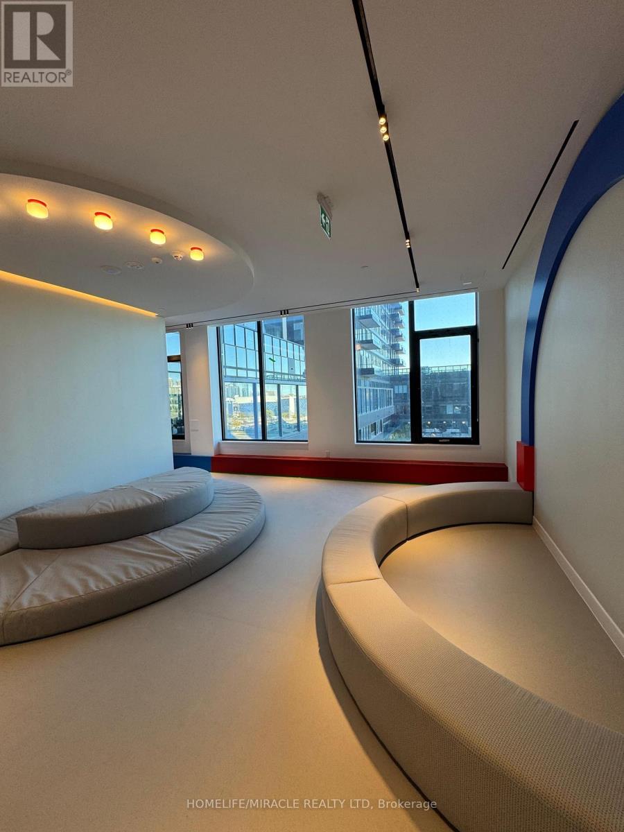 2207 - 395 Square One Drive, Mississauga, Ontario  L5B 0P6 - Photo 11 - W12717254