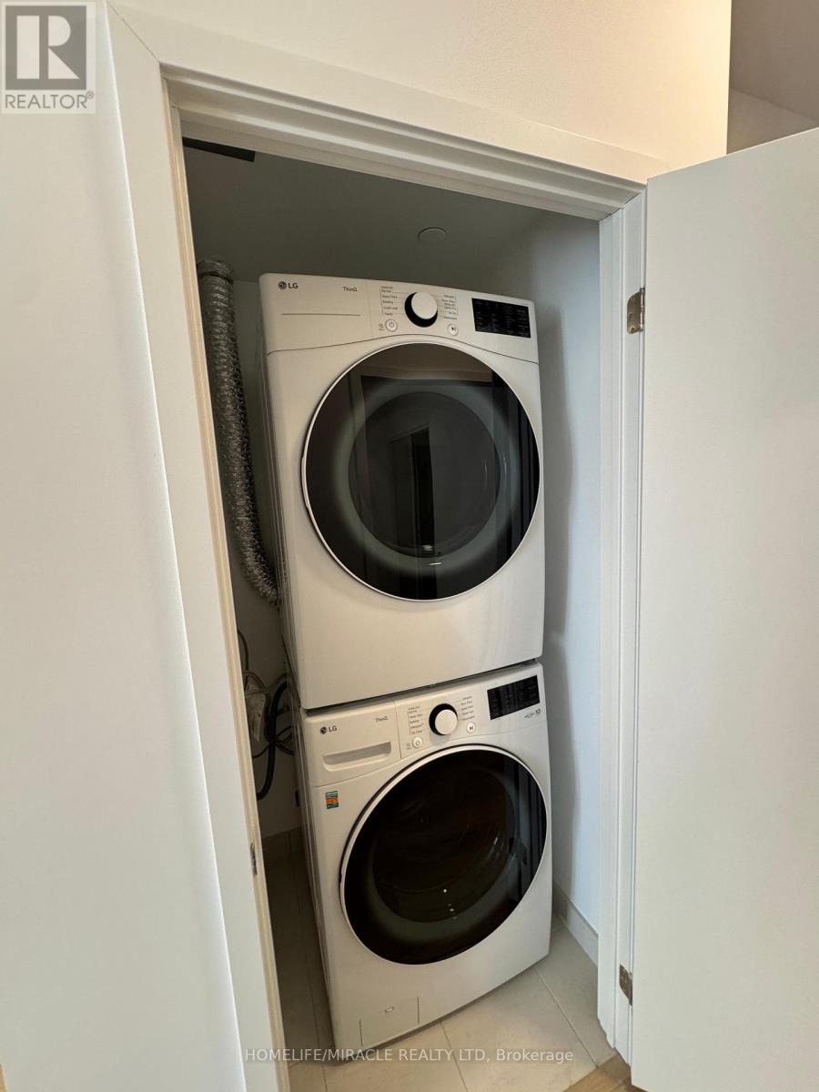 2207 - 395 Square One Drive, Mississauga, Ontario  L5B 0P6 - Photo 12 - W12717254