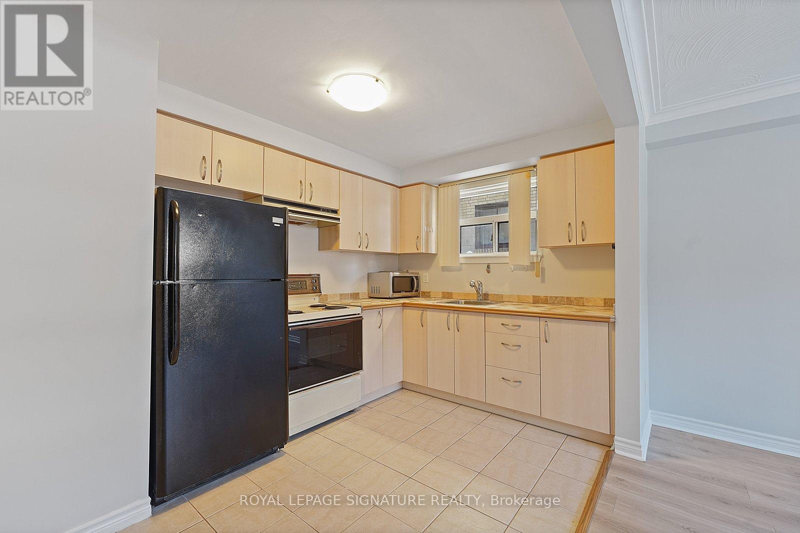 1 - 44 Albert Avenue, Toronto (Mimico), Ontario  M8V 2L7 - Photo 7 - W12717260