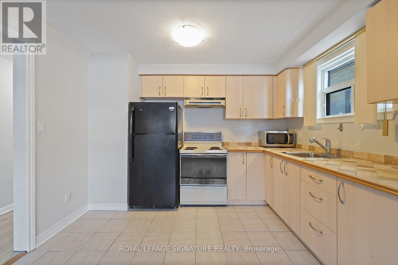 1 - 44 Albert Avenue, Toronto (Mimico), Ontario  M8V 2L7 - Photo 8 - W12717260