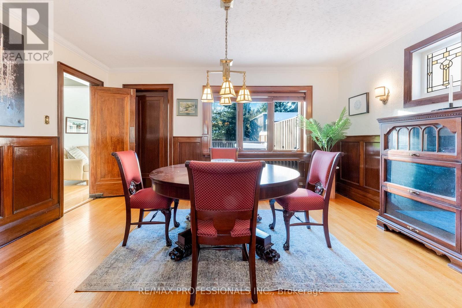 3 Lynngrove Avenue, Toronto (Kingsway South), Ontario  M8X 1M3 - Photo 10 - W12717292