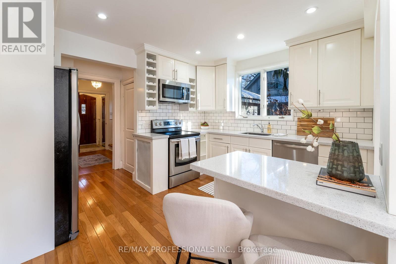 3 Lynngrove Avenue, Toronto (Kingsway South), Ontario  M8X 1M3 - Photo 14 - W12717292