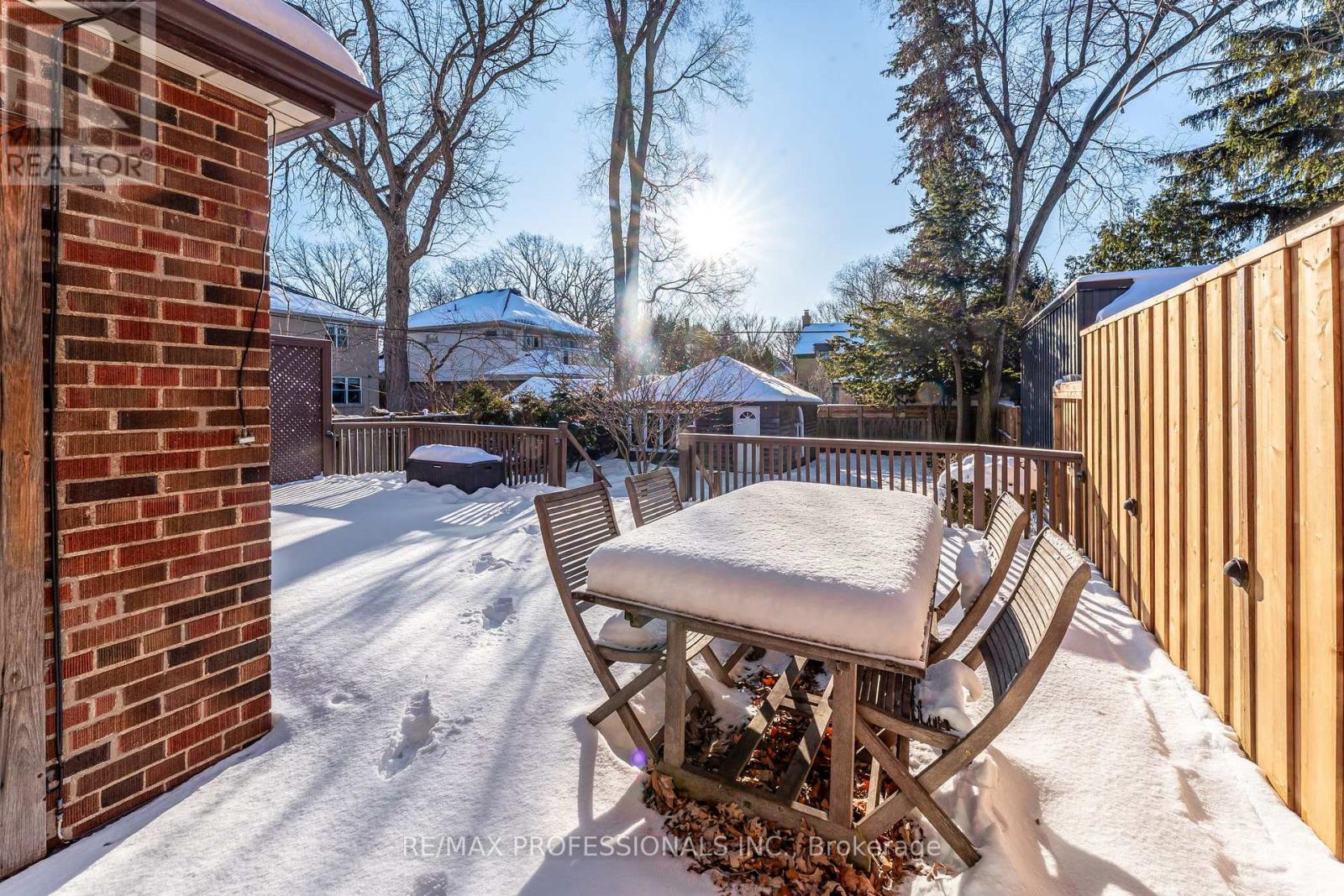 3 Lynngrove Avenue, Toronto (Kingsway South), Ontario  M8X 1M3 - Photo 38 - W12717292