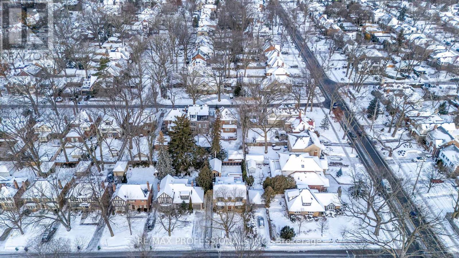 3 Lynngrove Avenue, Toronto (Kingsway South), Ontario  M8X 1M3 - Photo 44 - W12717292