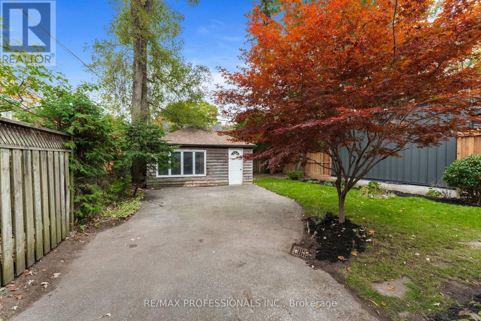 3 Lynngrove Avenue, Toronto (Kingsway South), Ontario  M8X 1M3 - Photo 47 - W12717292