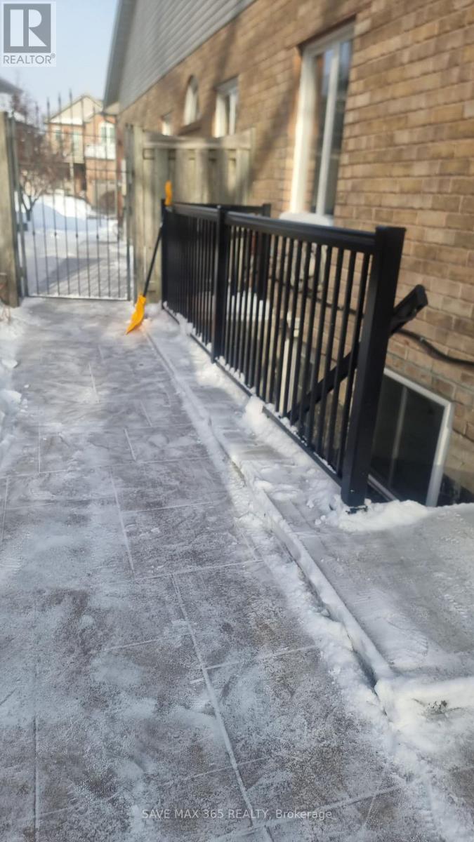 6862 Gooderham Estate Boulevard, Mississauga (Meadowvale Village), Ontario  L5W 1B1 - Photo 12 - W12717324