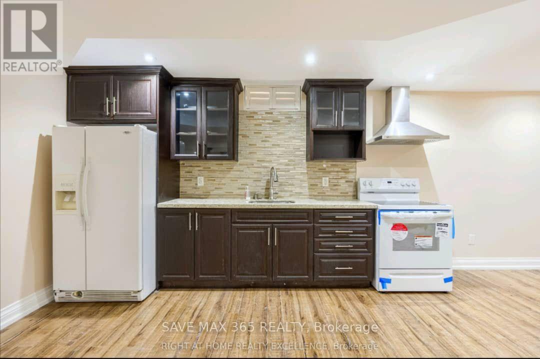 6862 Gooderham Estate Boulevard, Mississauga (Meadowvale Village), Ontario  L5W 1B1 - Photo 4 - W12717324