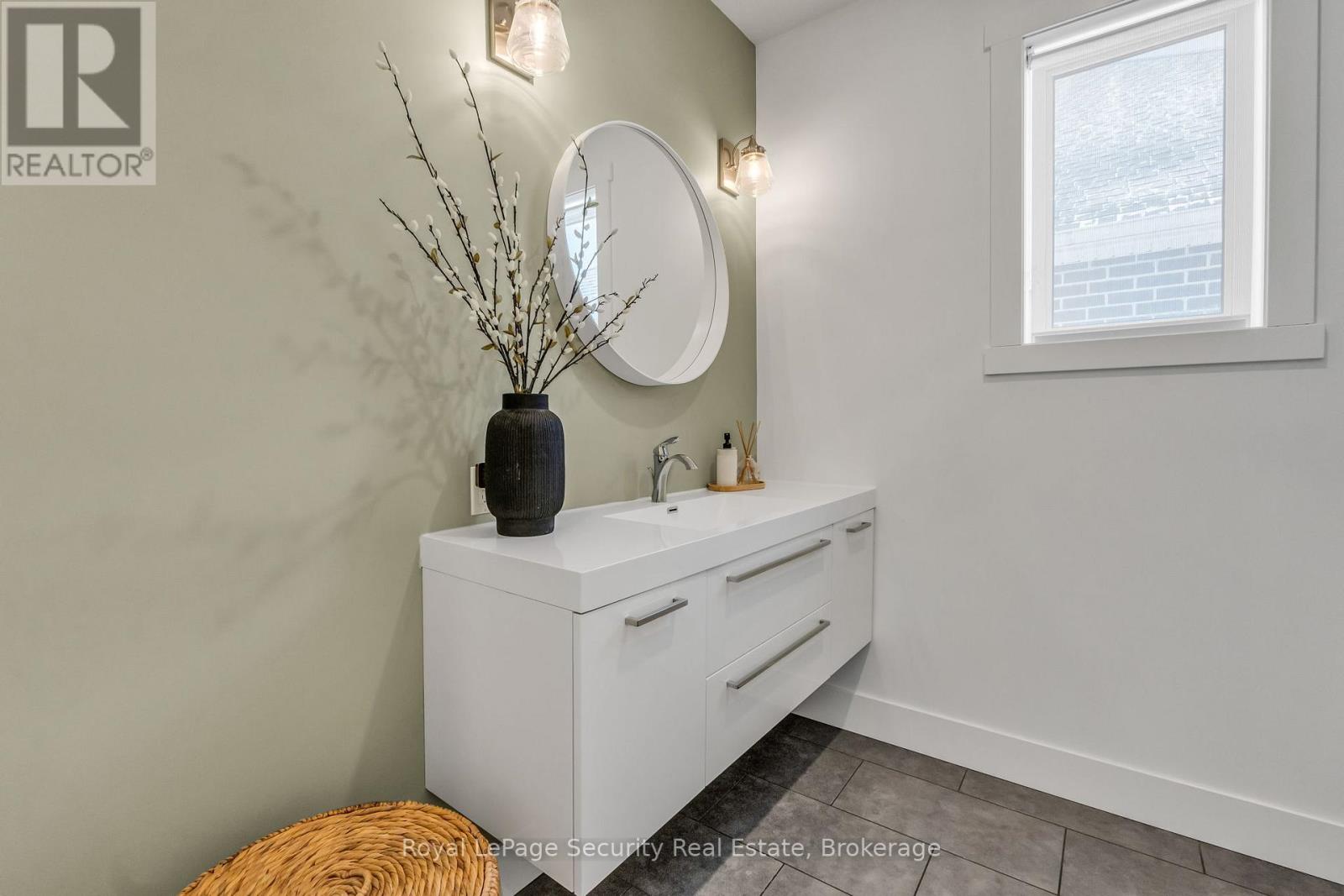 20 Crocus Avenue, Tillsonburg, Ontario  N4G 5S9 - Photo 8 - X12717310