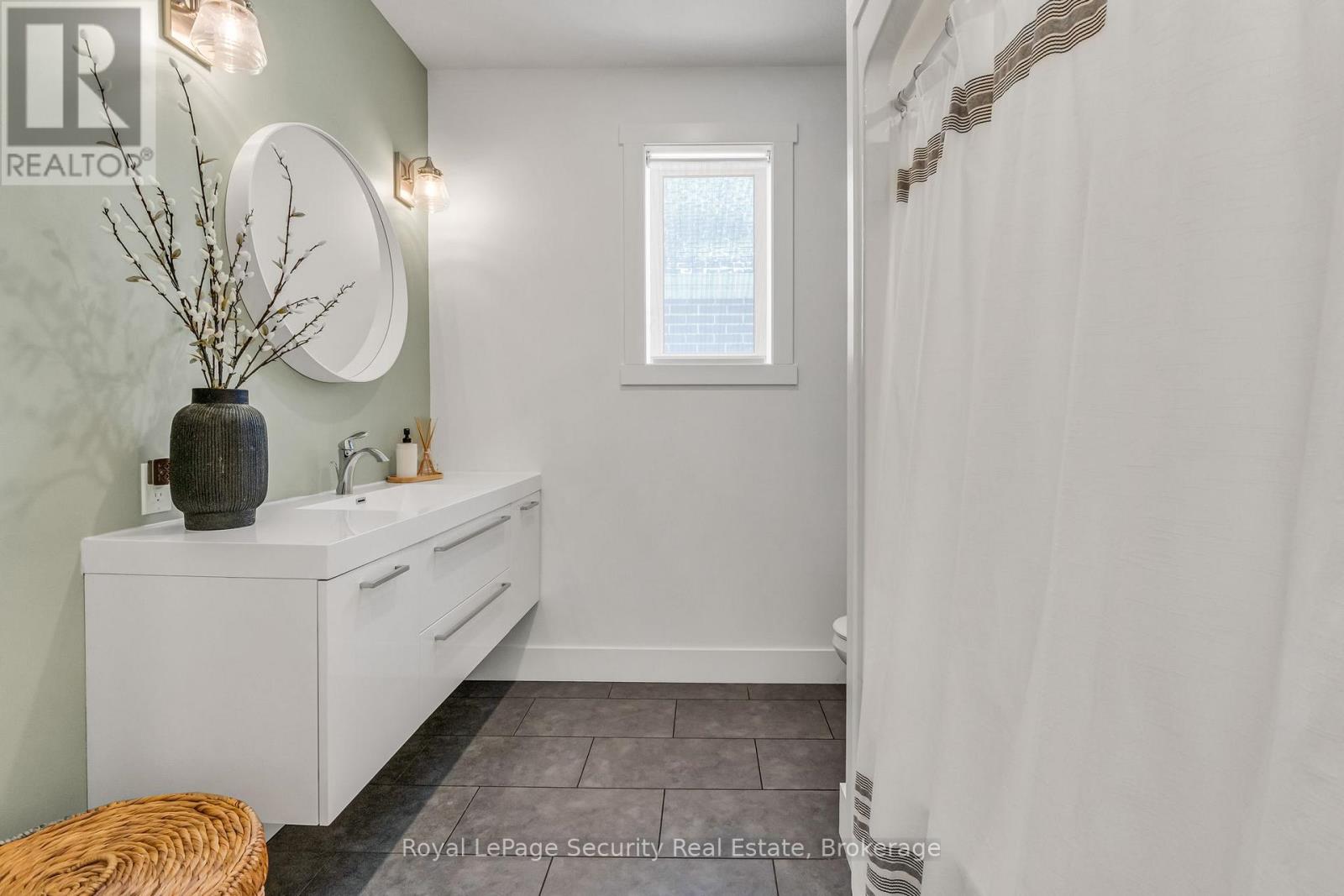 20 Crocus Avenue, Tillsonburg, Ontario  N4G 5S9 - Photo 9 - X12717310