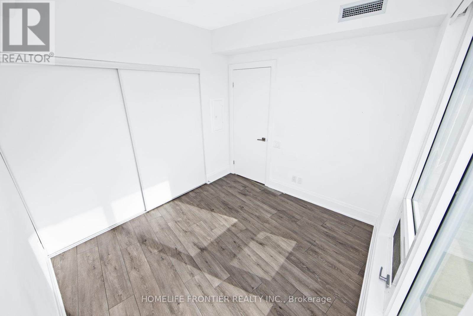 301 - 20 Brin Drive, Toronto, Ontario  M8X 0B2 - Photo 9 - W12675368