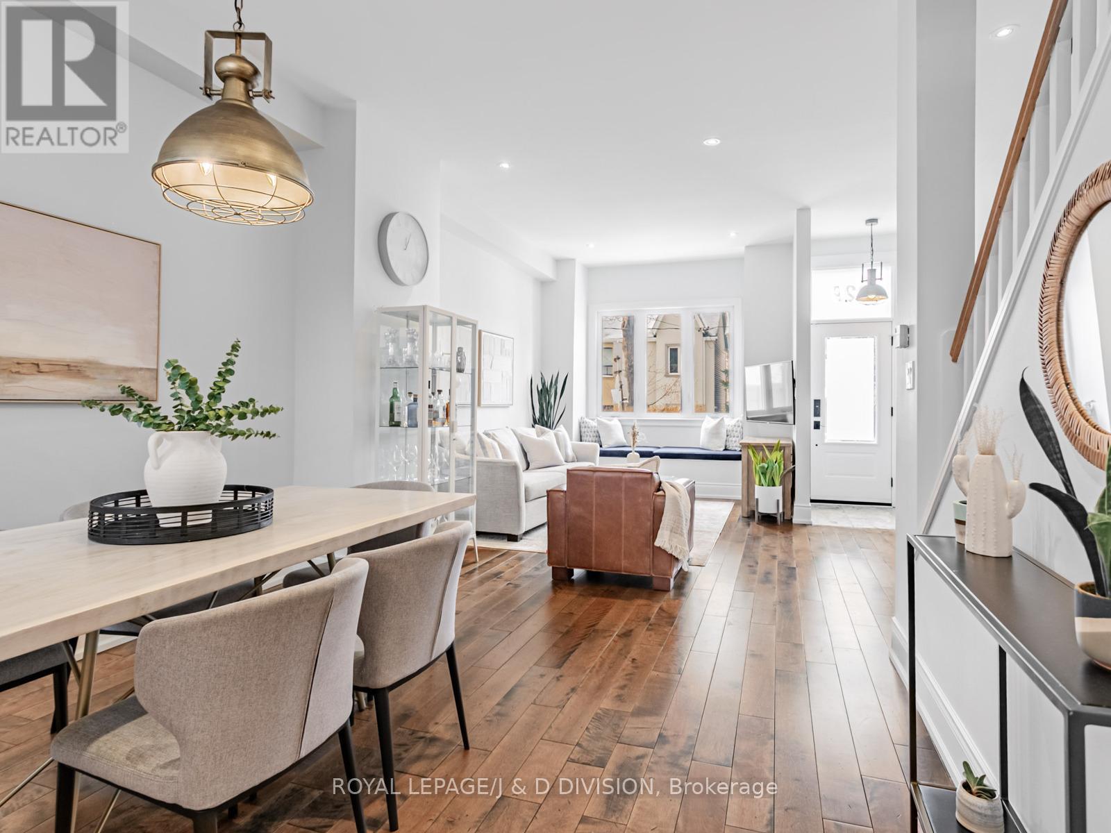 329 Indian Road Crescent, Toronto, Ontario  M6P 2G9 - Photo 13 - W12717044