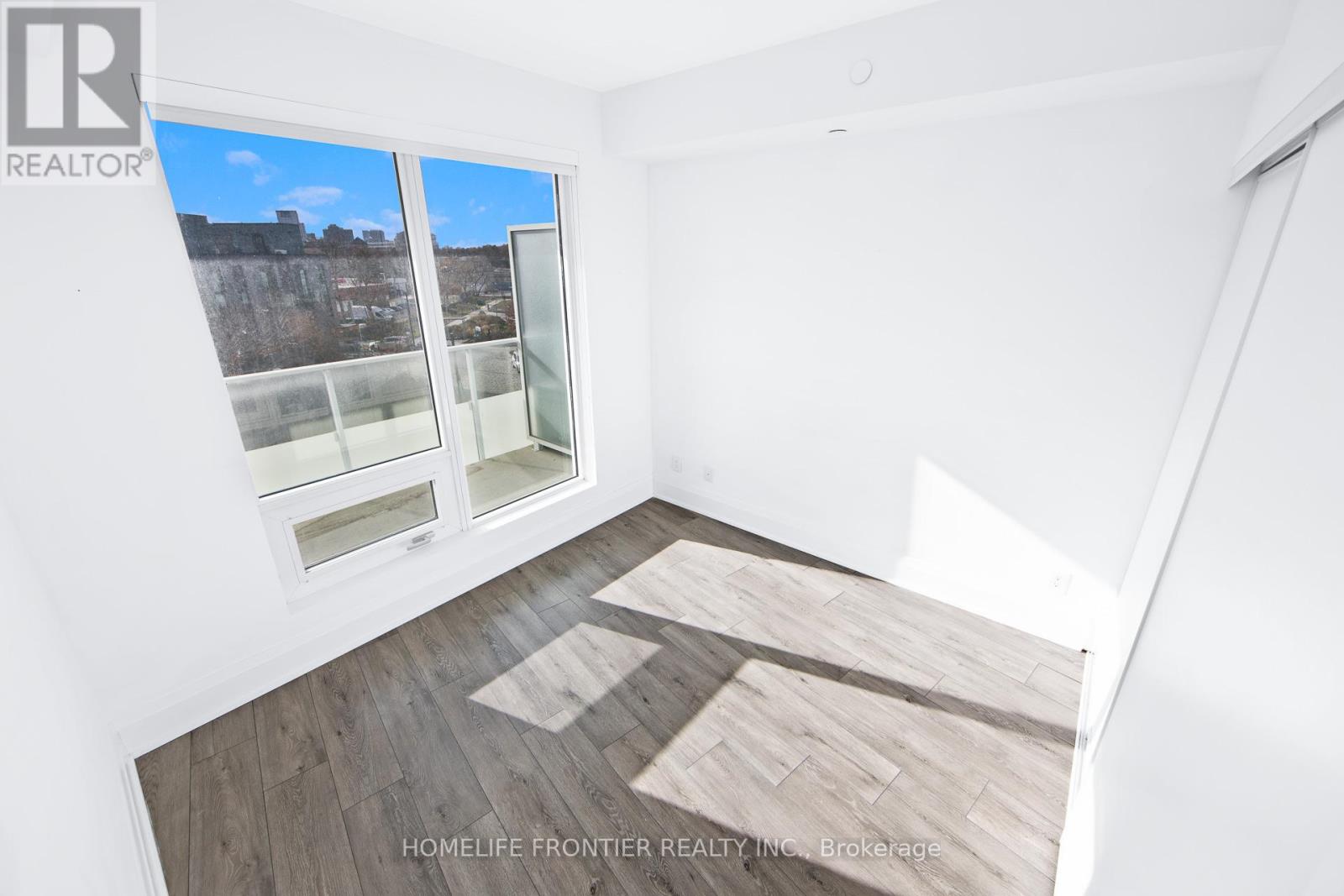 301 - 20 Brin Drive, Toronto, Ontario  M8X 0B2 - Photo 8 - W12675368