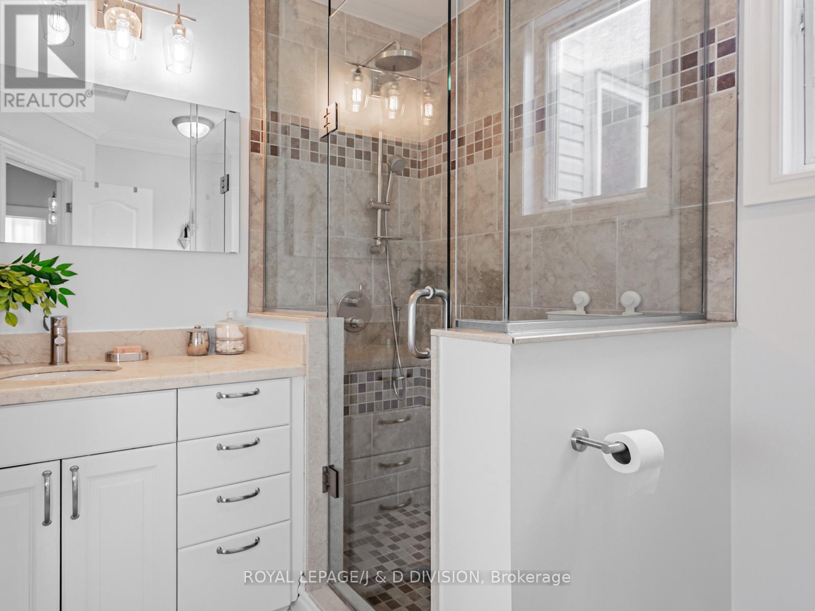 329 Indian Road Crescent, Toronto, Ontario  M6P 2G9 - Photo 18 - W12717044