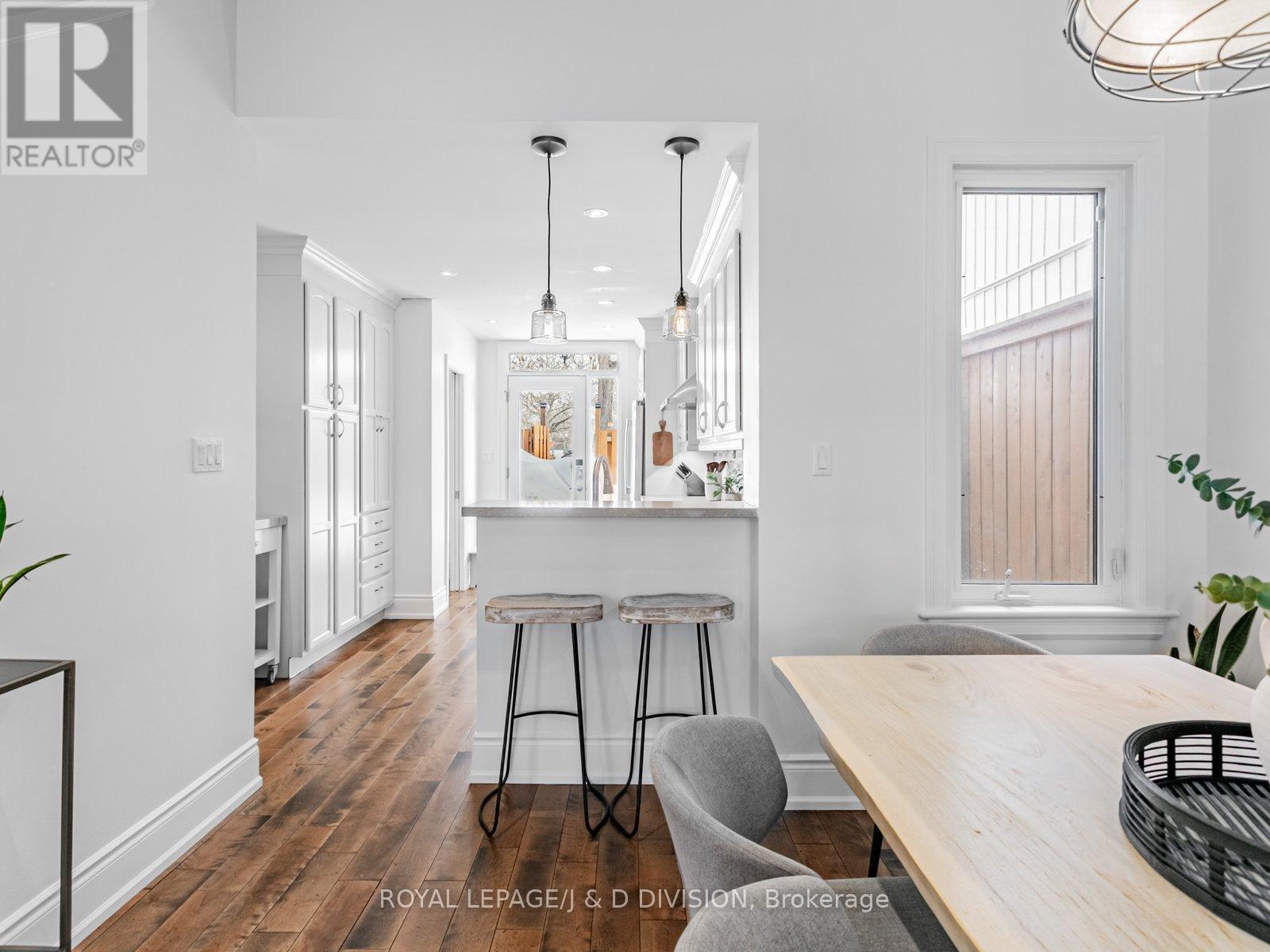 329 Indian Road Crescent, Toronto, Ontario  M6P 2G9 - Photo 7 - W12717044