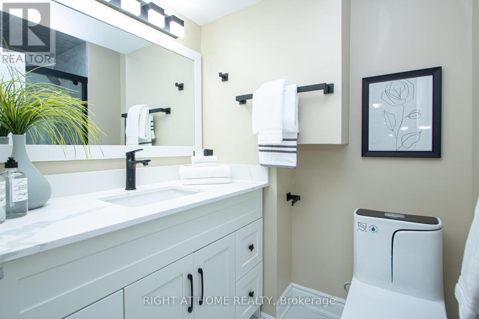 26 Wychwood Park, London North, Ontario  N6G 1R5 - Photo 44 - X12710968