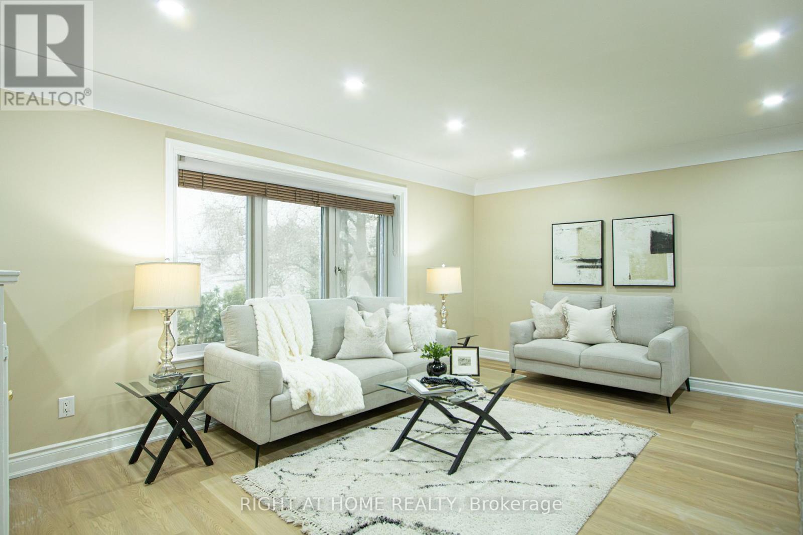 26 Wychwood Park, London North, Ontario  N6G 1R5 - Photo 7 - X12710968