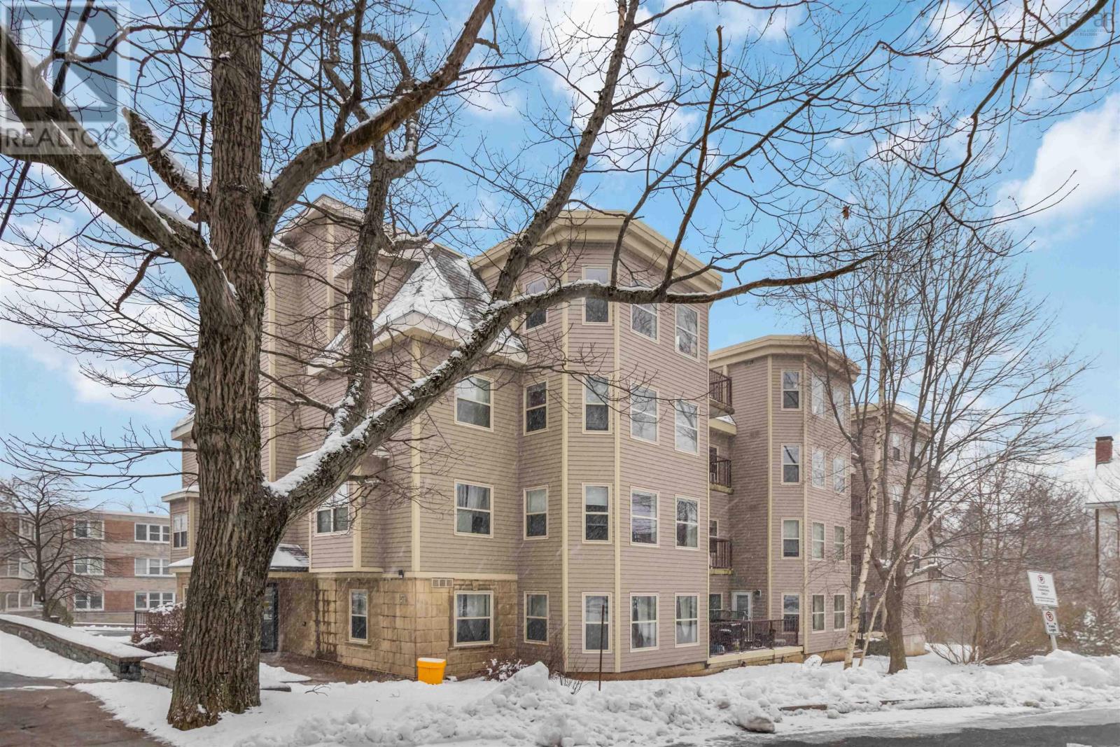 402 1270 Oxford Street, Halifax, Nova Scotia  B3H 3Y8 - Photo 2 - 202601241