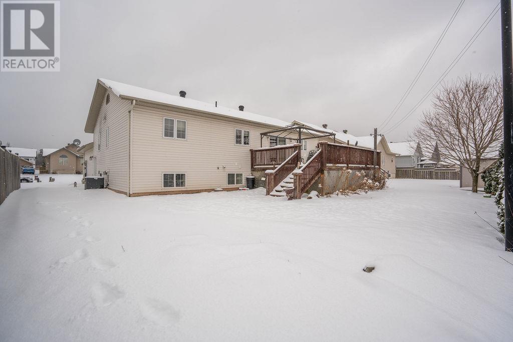 95 Beaumont Ave, Sault Ste. Marie, Ontario P6C 6E7 - Photo 3 - SM253410