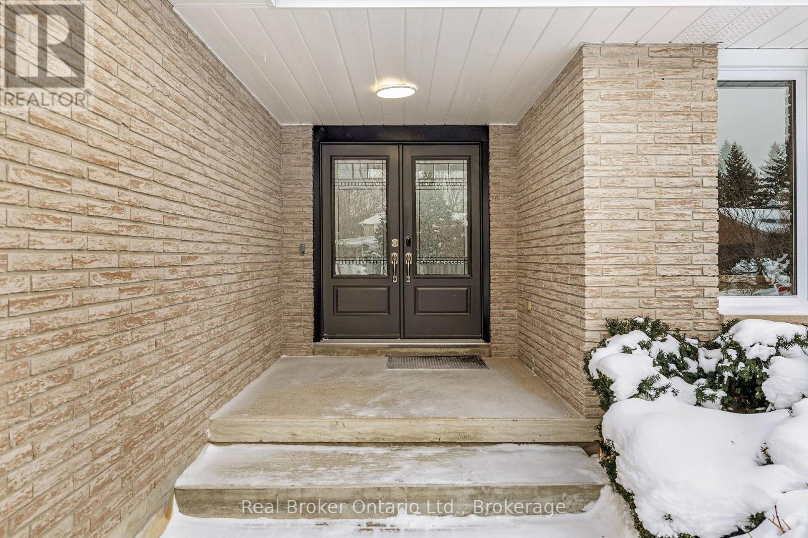 6 Mulberry Court, Guelph, Ontario  N1C 1A6 - Photo 2 - X12717430