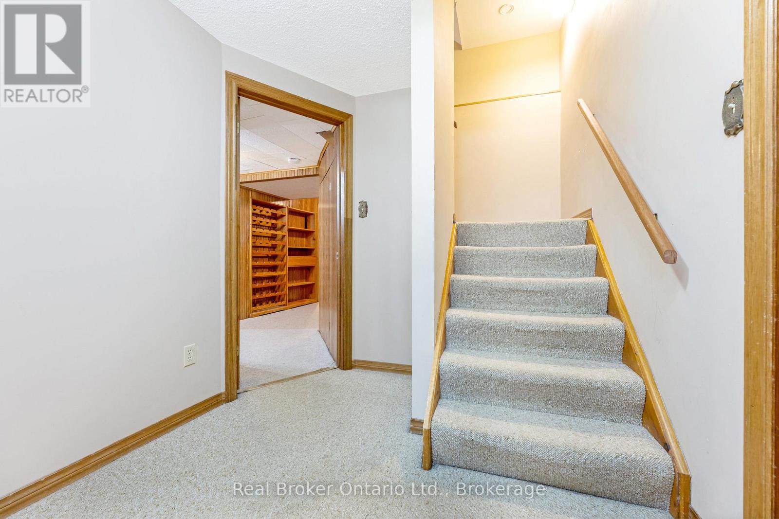 6 Mulberry Court, Guelph, Ontario  N1C 1A6 - Photo 36 - X12717430