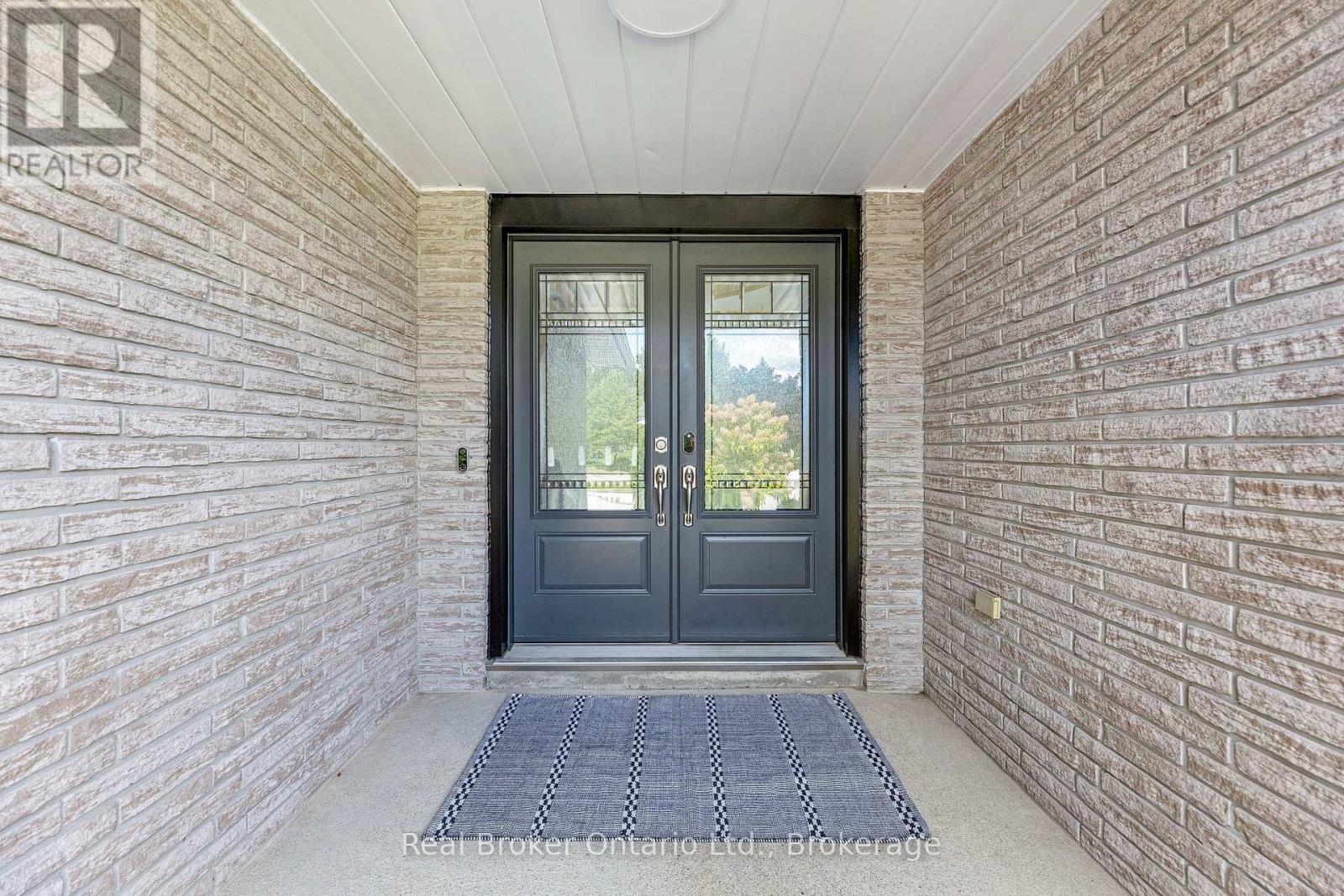 6 Mulberry Court, Guelph, Ontario  N1C 1A6 - Photo 7 - X12717430