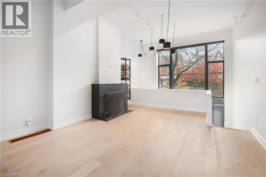 676 RICHMOND Street W Unit# 105