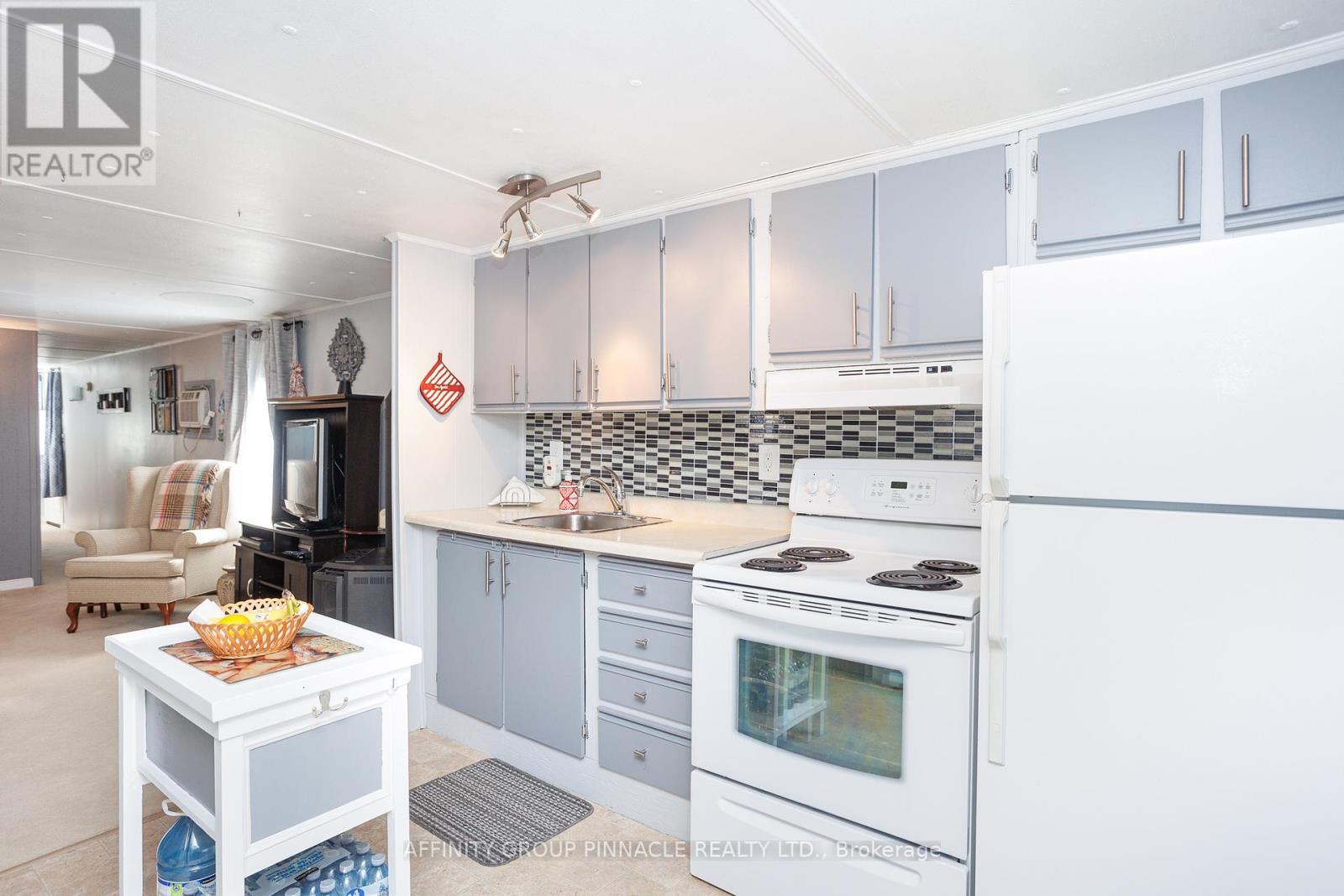 39 Ash Loop Street, Kawartha Lakes, Ontario  K9V 0K1 - Photo 13 - X12717424